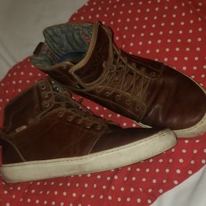 Van's vans otw leather hi high top off the wall